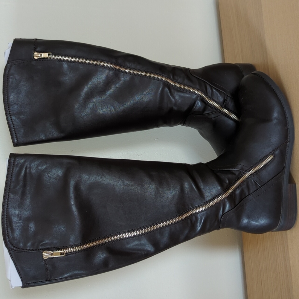 Report Jadah boots